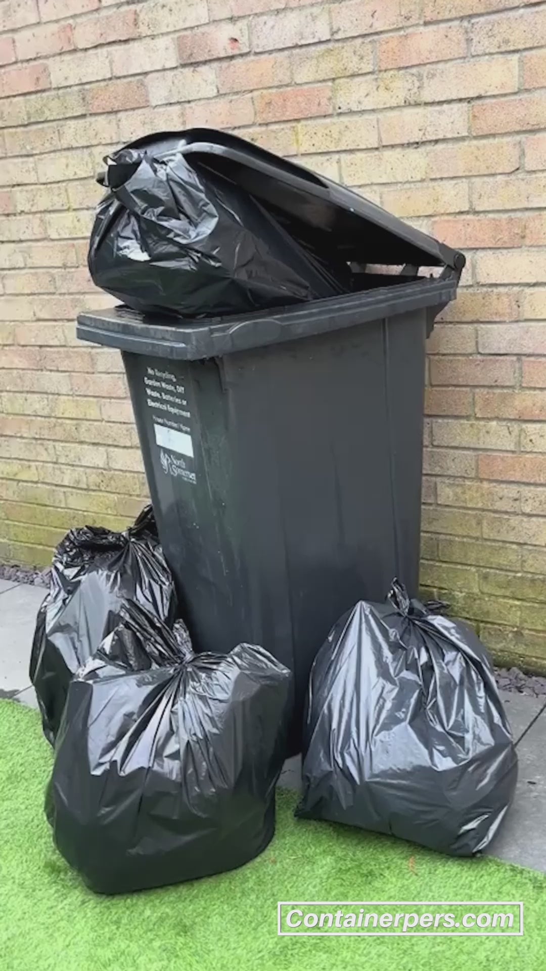 Advertisement video of the product, containerpers, where its use is demonstrated very clearly. The voiceover is English.